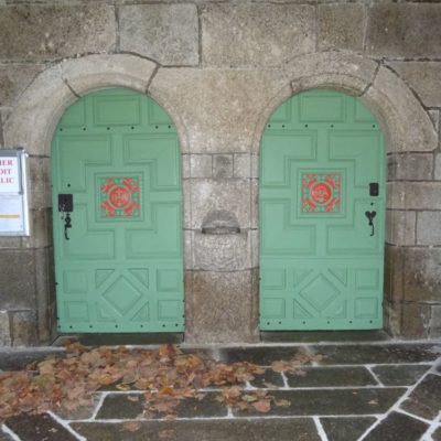 restauration-deux-porte-ancienne-eglise-pleyber-christ-bichot-menuiserie